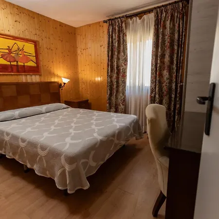 Hostal - Bungalows Camping Caceres Caces