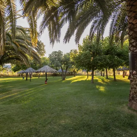 Hostal - Bungalows Camping Caceres 2*